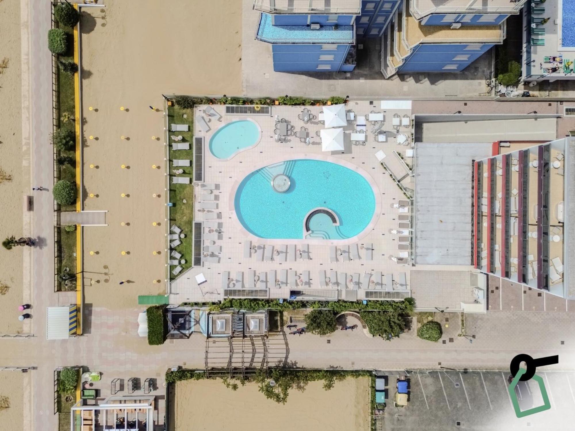 Hotiday Hotel Jesolo Spiaggia Esterno foto
