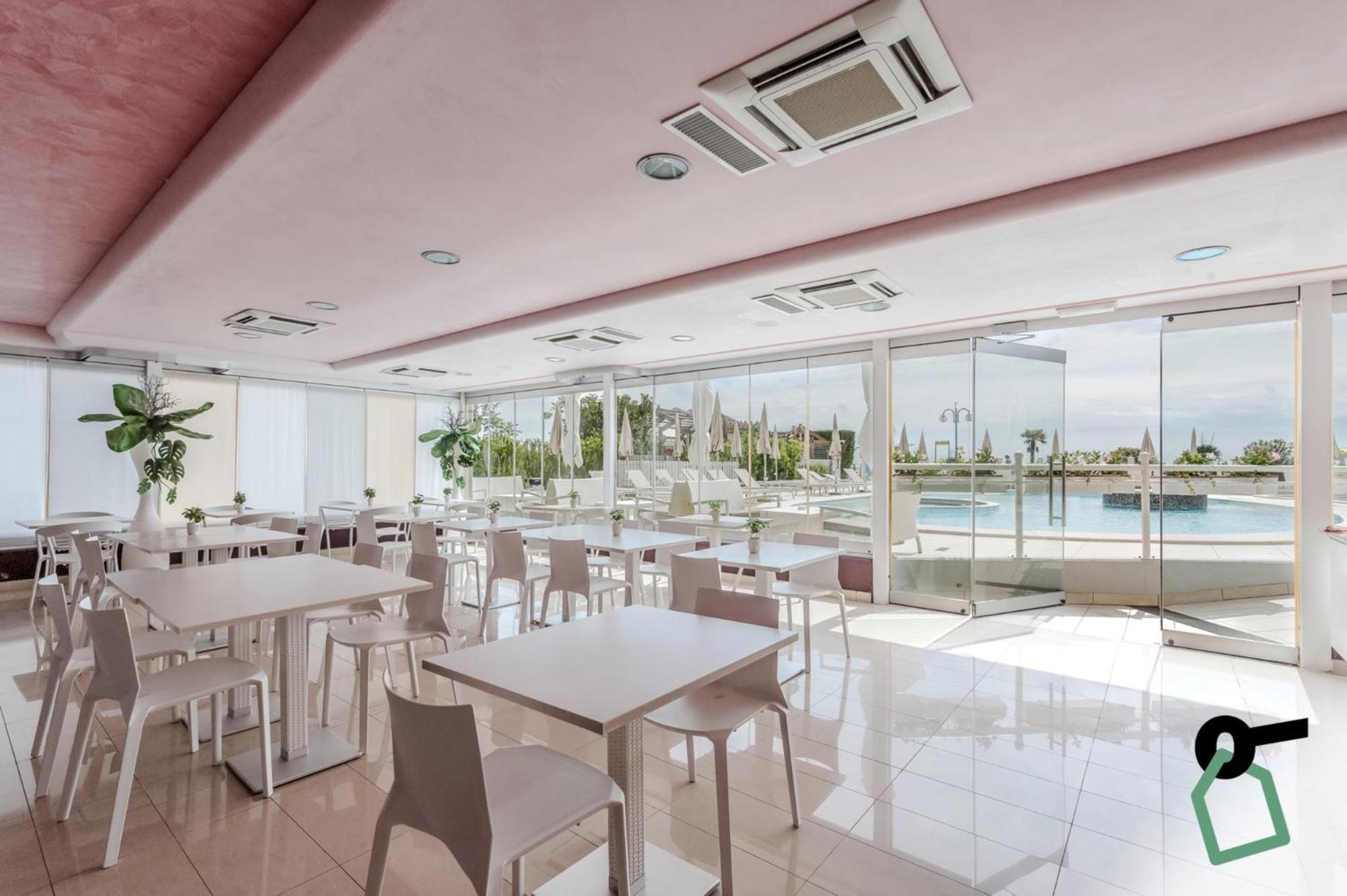 Hotiday Hotel Jesolo Spiaggia Esterno foto